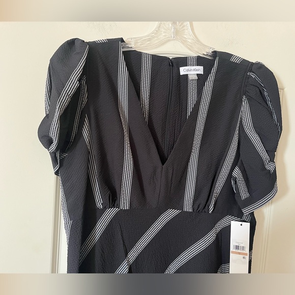 Calvin Klein Elegant Black and Gray Striped Wrap Dress Women’s Size 8 - Picture 13 of 14